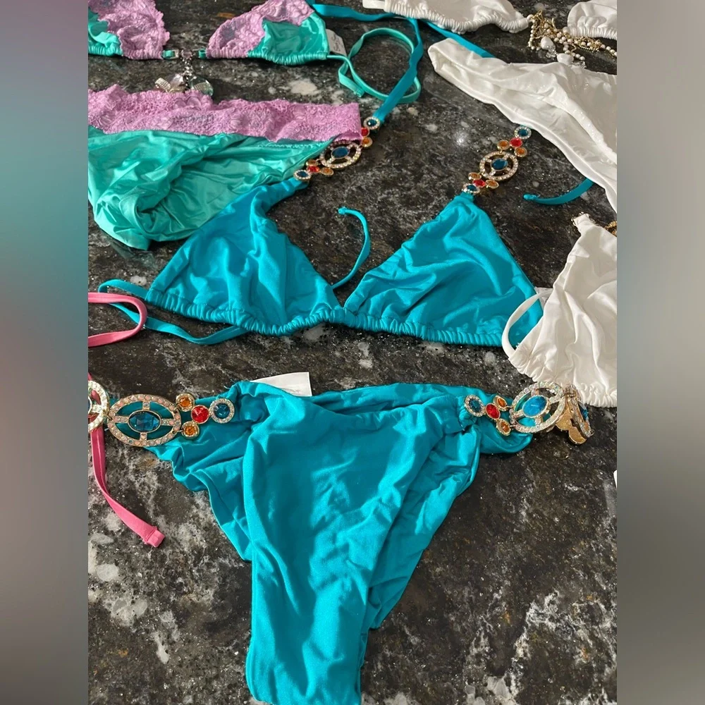 New with or without tags beach bunnies XL or L sizes have two small sets - Picture 4 of 17